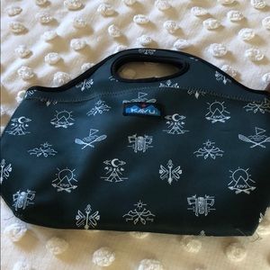 Forest green kavu lunch bag - camp print